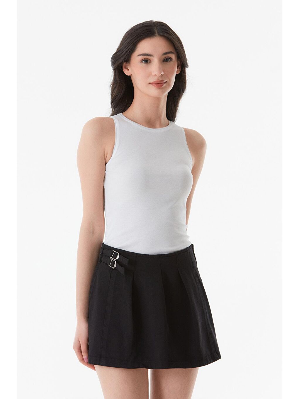 Siyah Basic Kemer Detaylı Yanı Fermuarlı Şort Etek-1