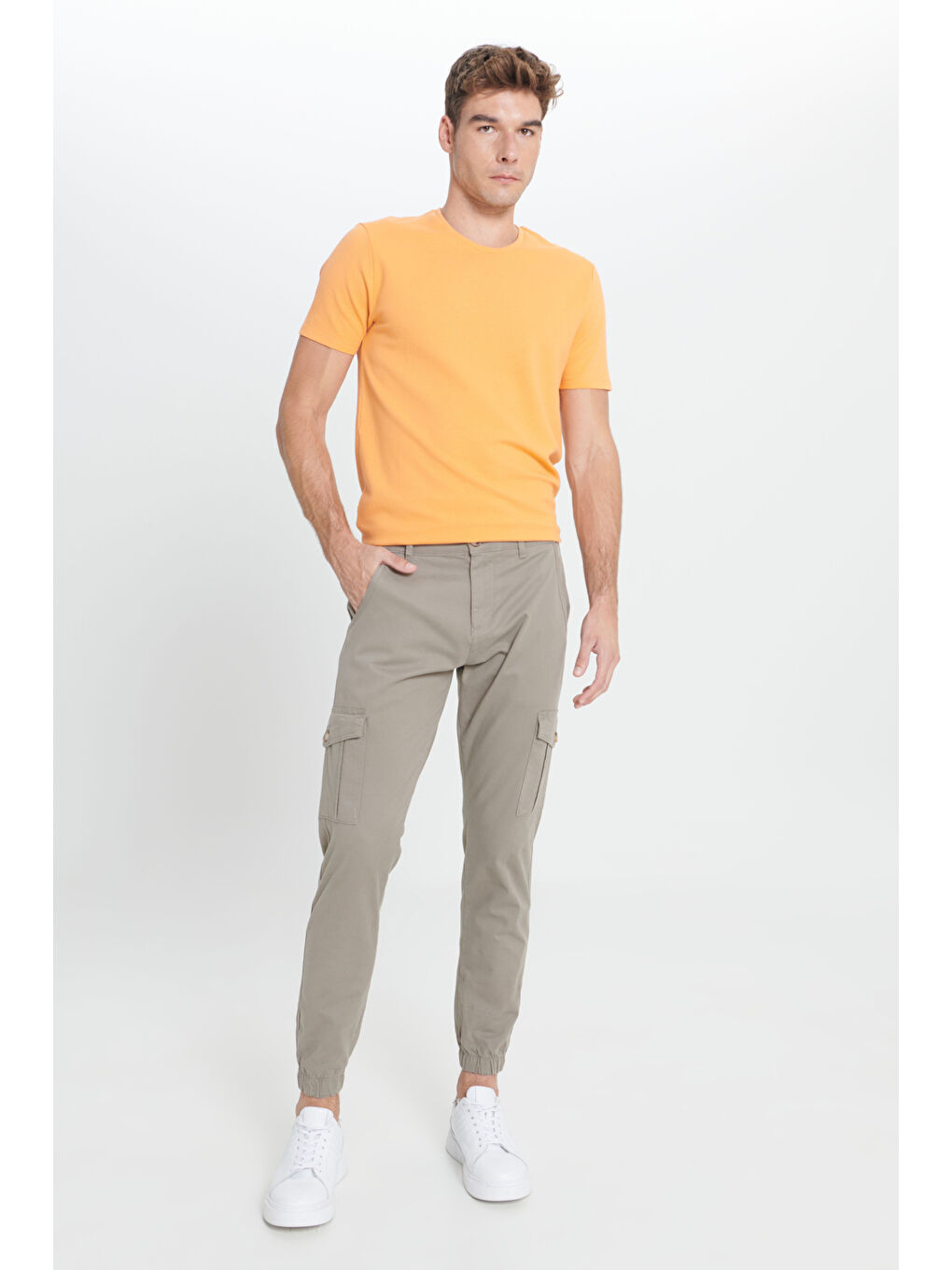 Erkek Bej Slim Fit Dar Kesim Kargo Cepli Pamuklu Esnek Pantolon-1