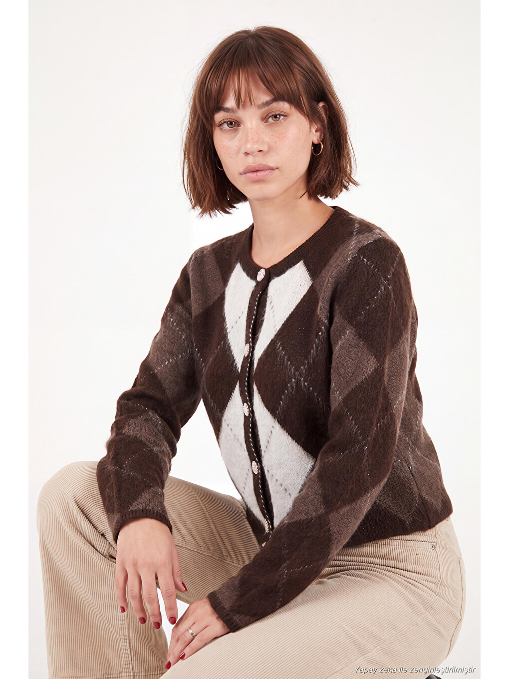 Kahverengi Regular Fit Bisiklet Yaka Baklava Desenli Düğmeli Kadın Crop Hırka 4615570-3