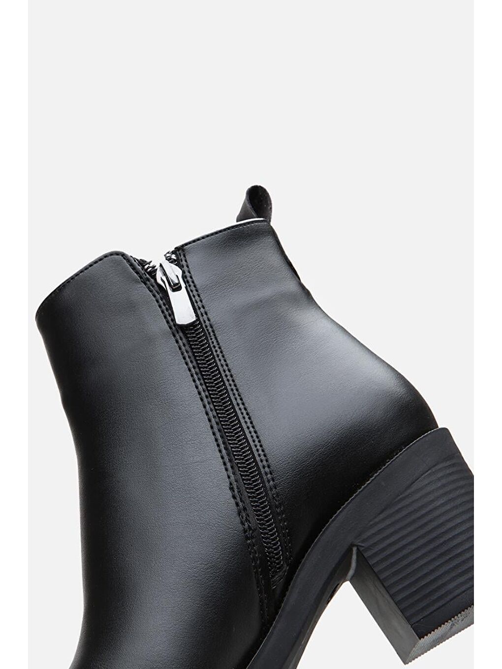 Siyah Kadın Fermuarlı Topuklu Bot-4
