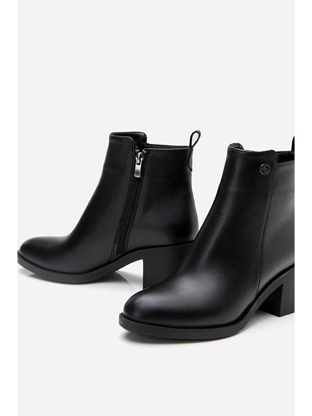 Siyah Kadın Fermuarlı Topuklu Bot-5