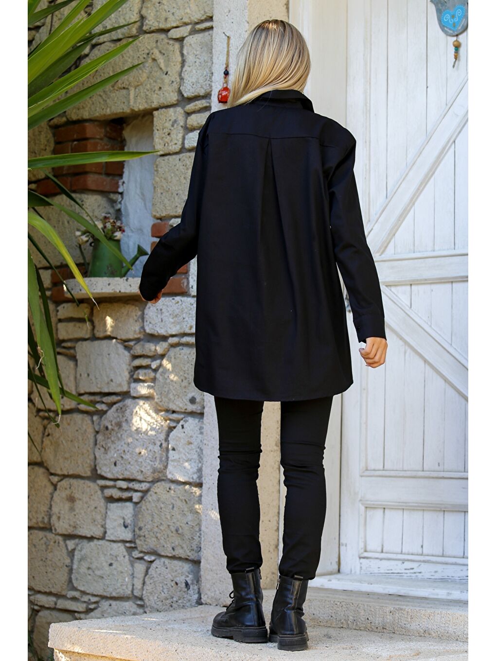 Siyah Uzun Kollu Orta Kalınlıkta Nakışlı Dokuma Long Fit Casual Gömlek Ceket-1