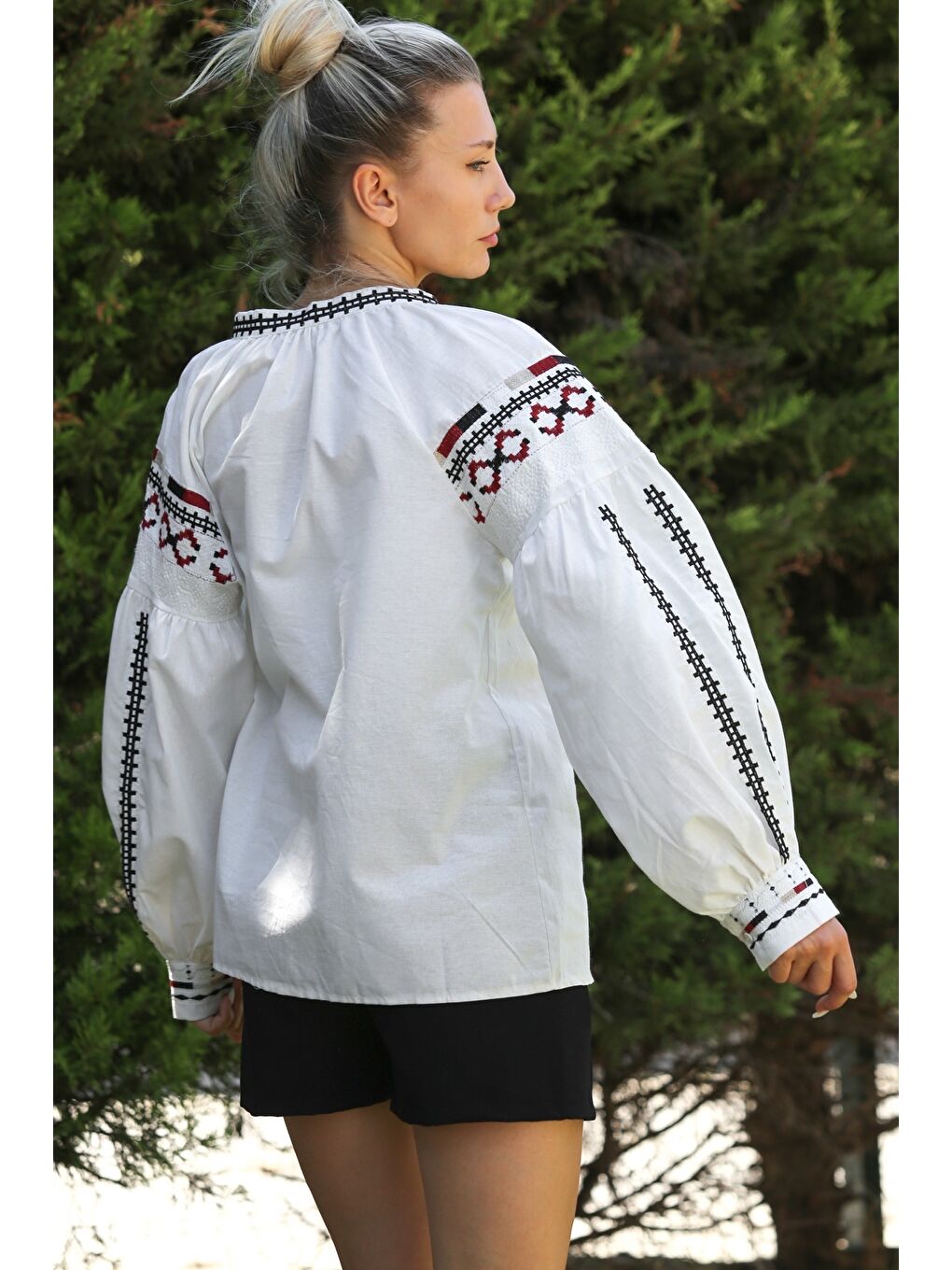 Beyaz Balon Kol Bağlamalı Yaka Ve Kol Ucu Nakışlı Dokuma Casual Ceket-6