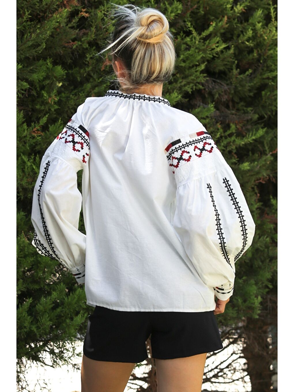 Beyaz Balon Kol Bağlamalı Yaka Ve Kol Ucu Nakışlı Dokuma Casual Ceket-7