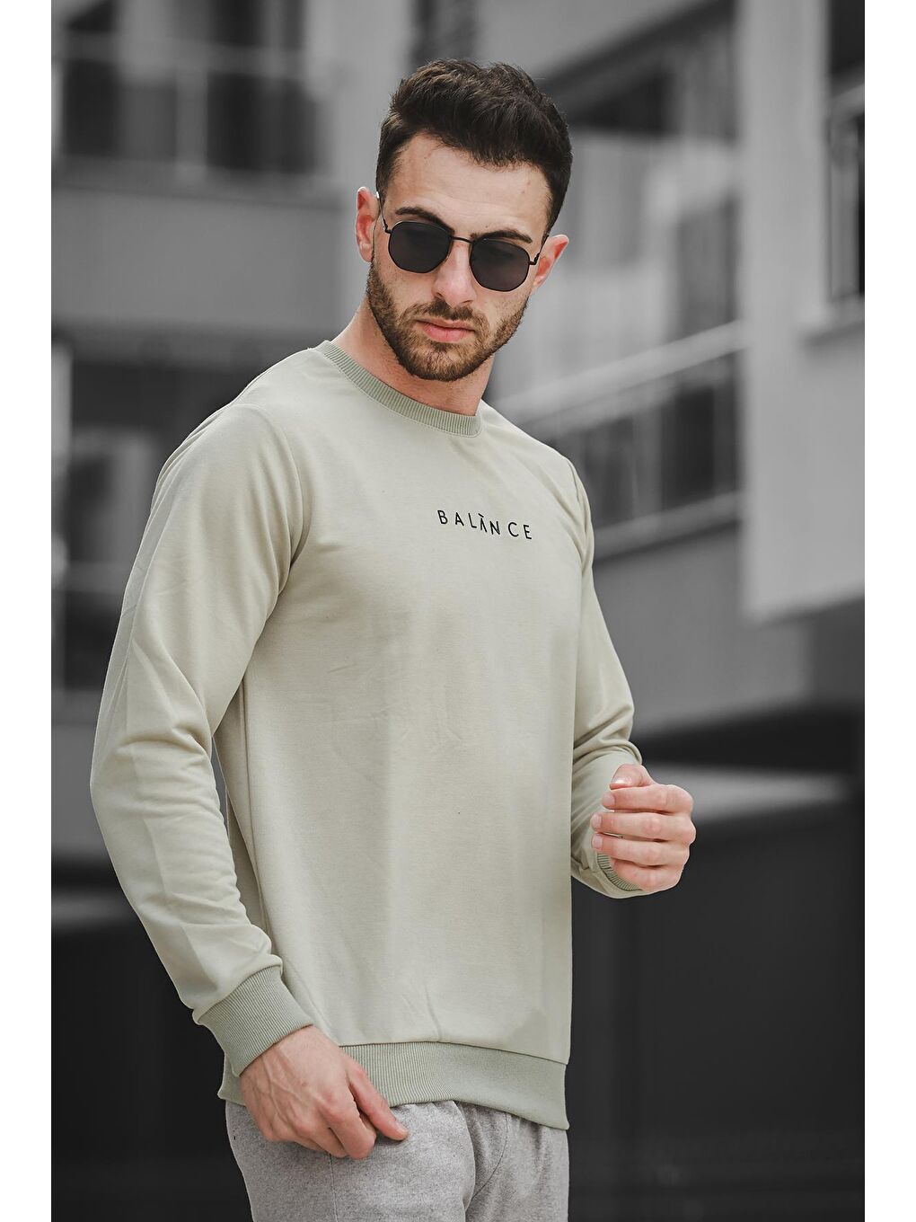 Yeşil Balance Baskılı Slim Fit Likralı Sıfır Yaka Erkek Sweatshirt-1