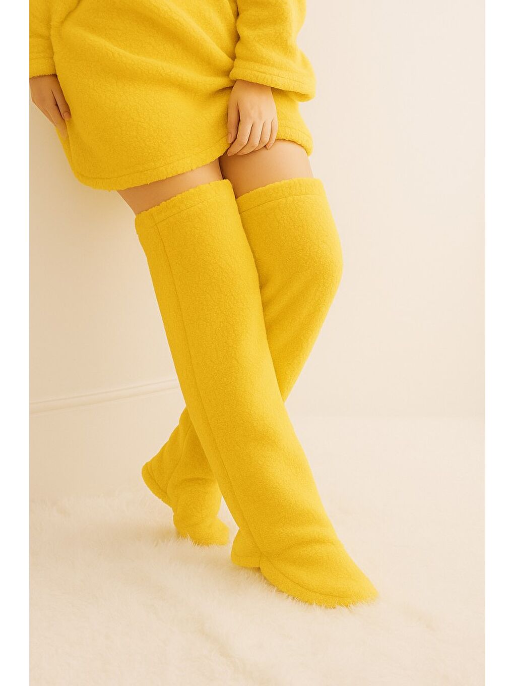 Sarı Wellsoft Pelüş Diz Üstü Ev Çorabı Uzun Çorap