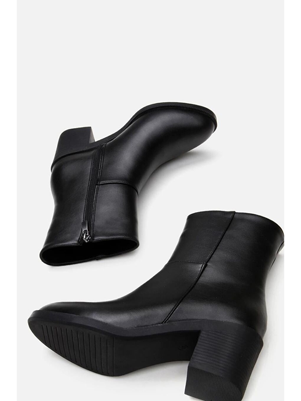 Siyah Kadın Topuklu Bot-3
