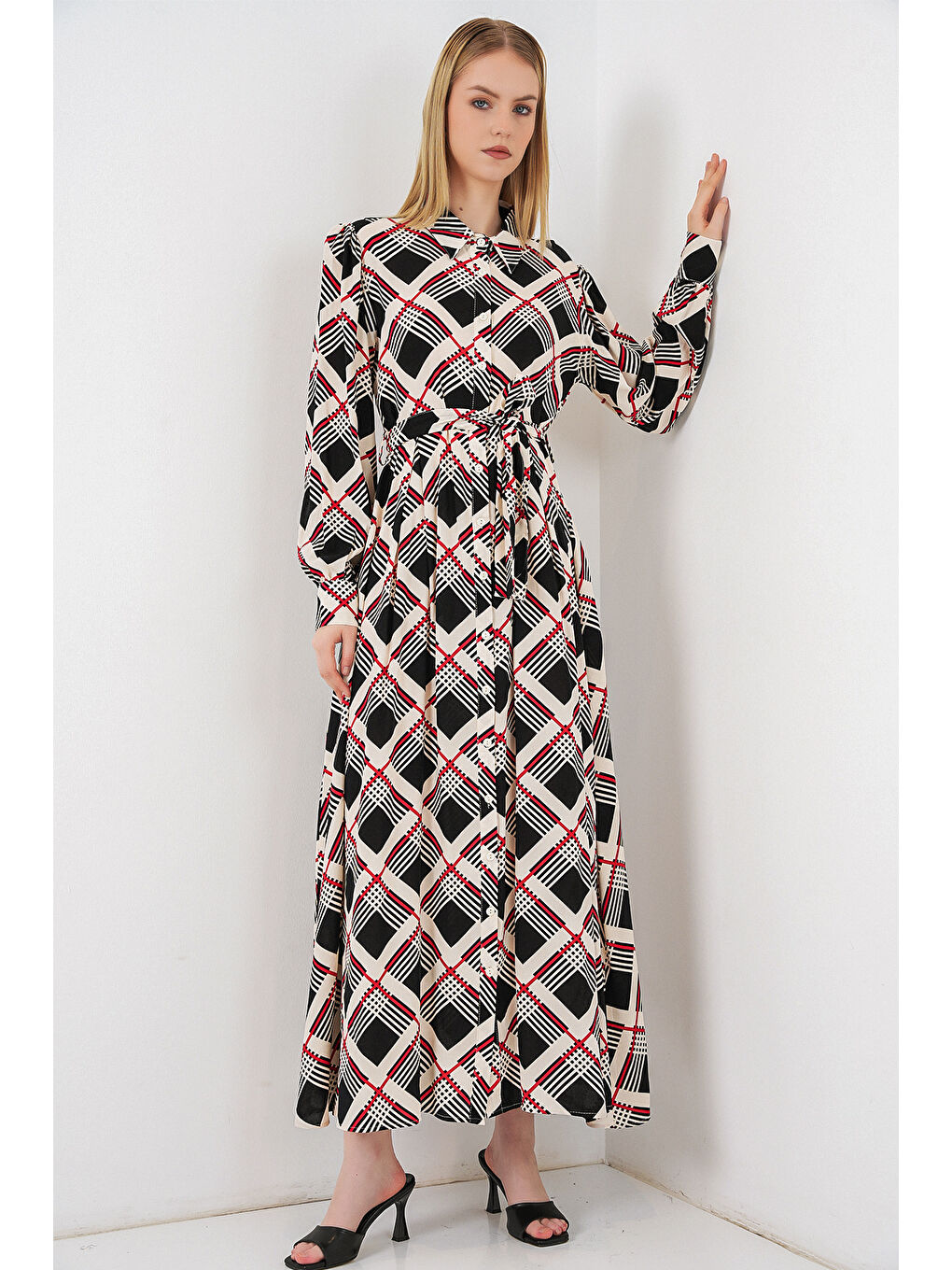 Kadın Boydan Düğmeli Uzun Tesettür Elbise 2588 - Siyah - Bej