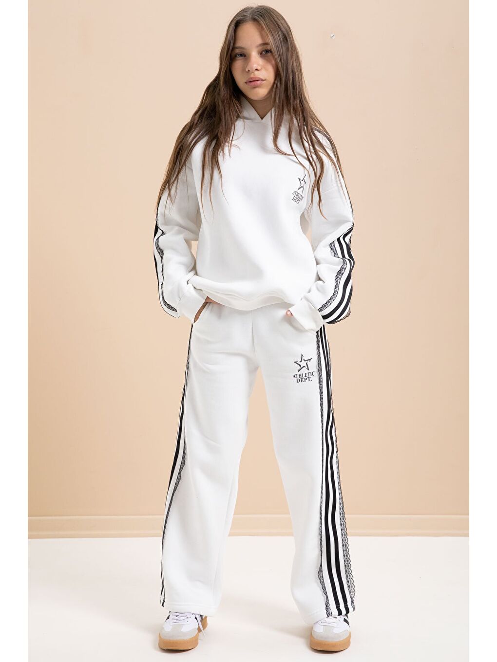 Beyaz 3 İplik Şardonlu Şeritli Dantel Detaylı Kız Çocuk Kapüşonlu Eşofman Takımı 22720-3