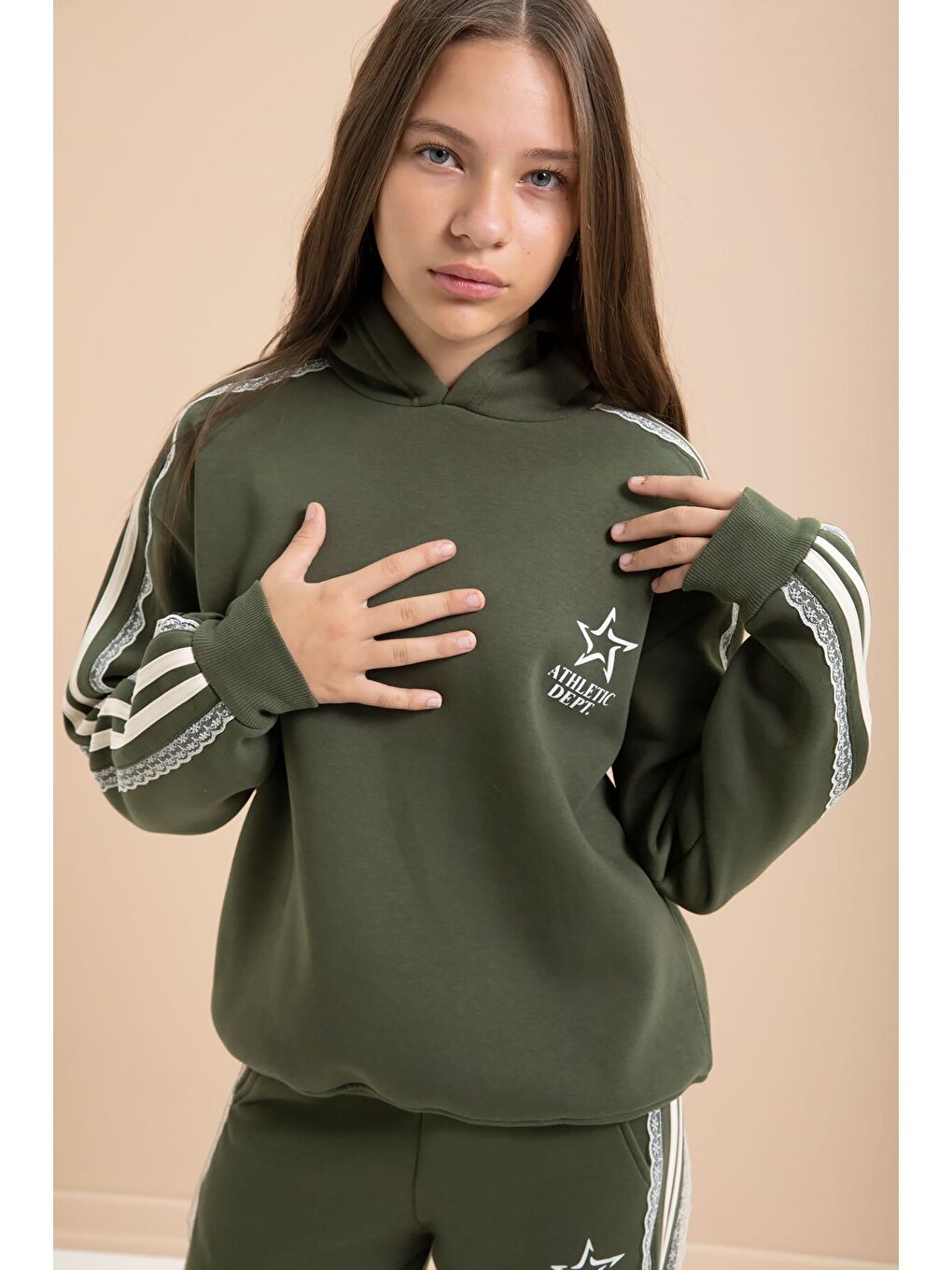 Haki 3 İplik Şardonlu Şeritli Dantel Detaylı Kız Çocuk Kapüşonlu Eşofman Takımı 22722-2