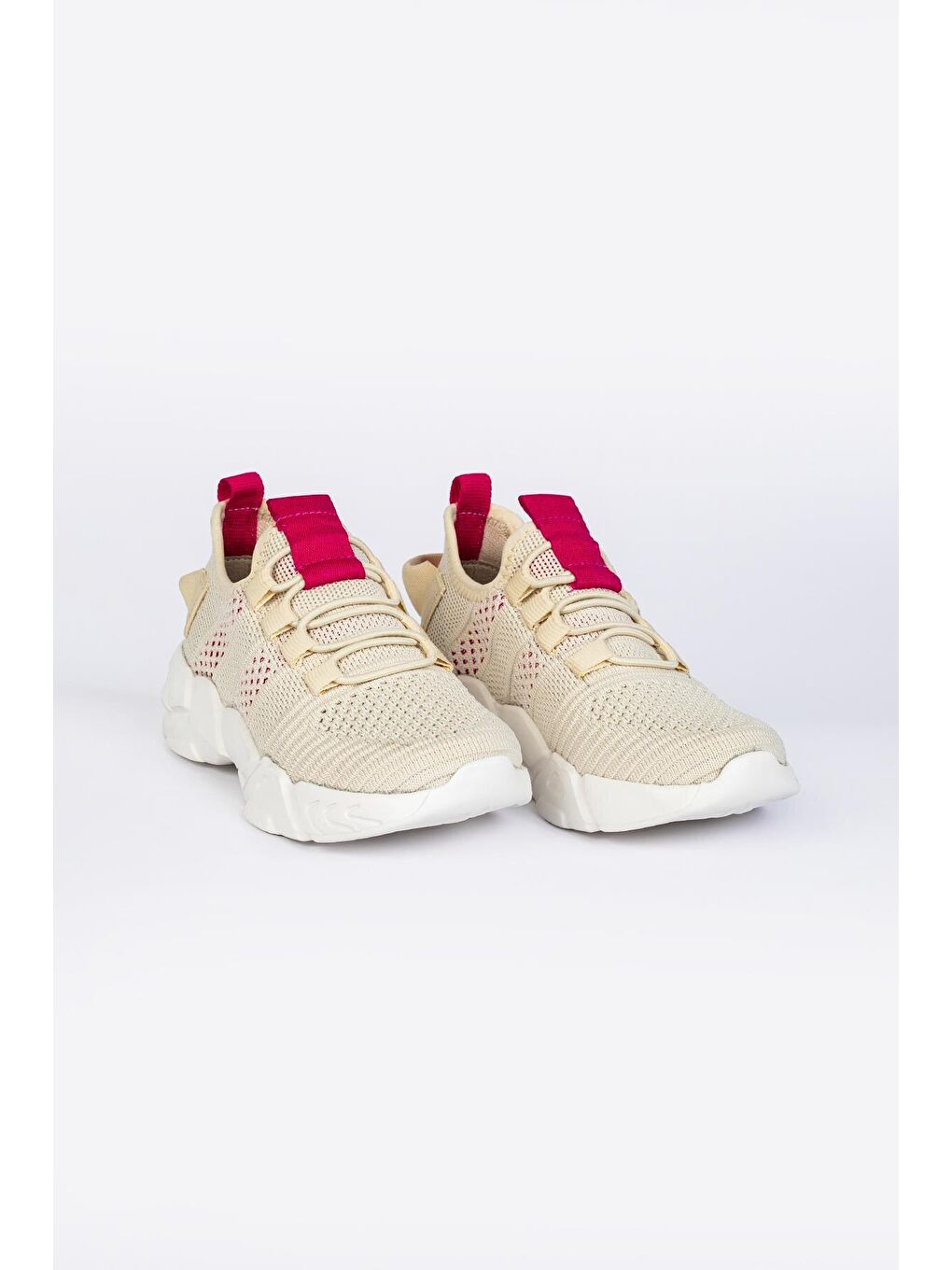 Bej Elastik Bağcıklı Yuvarlak Burunlu Desenli Kız Çocuk Spor Ayakkabı-1