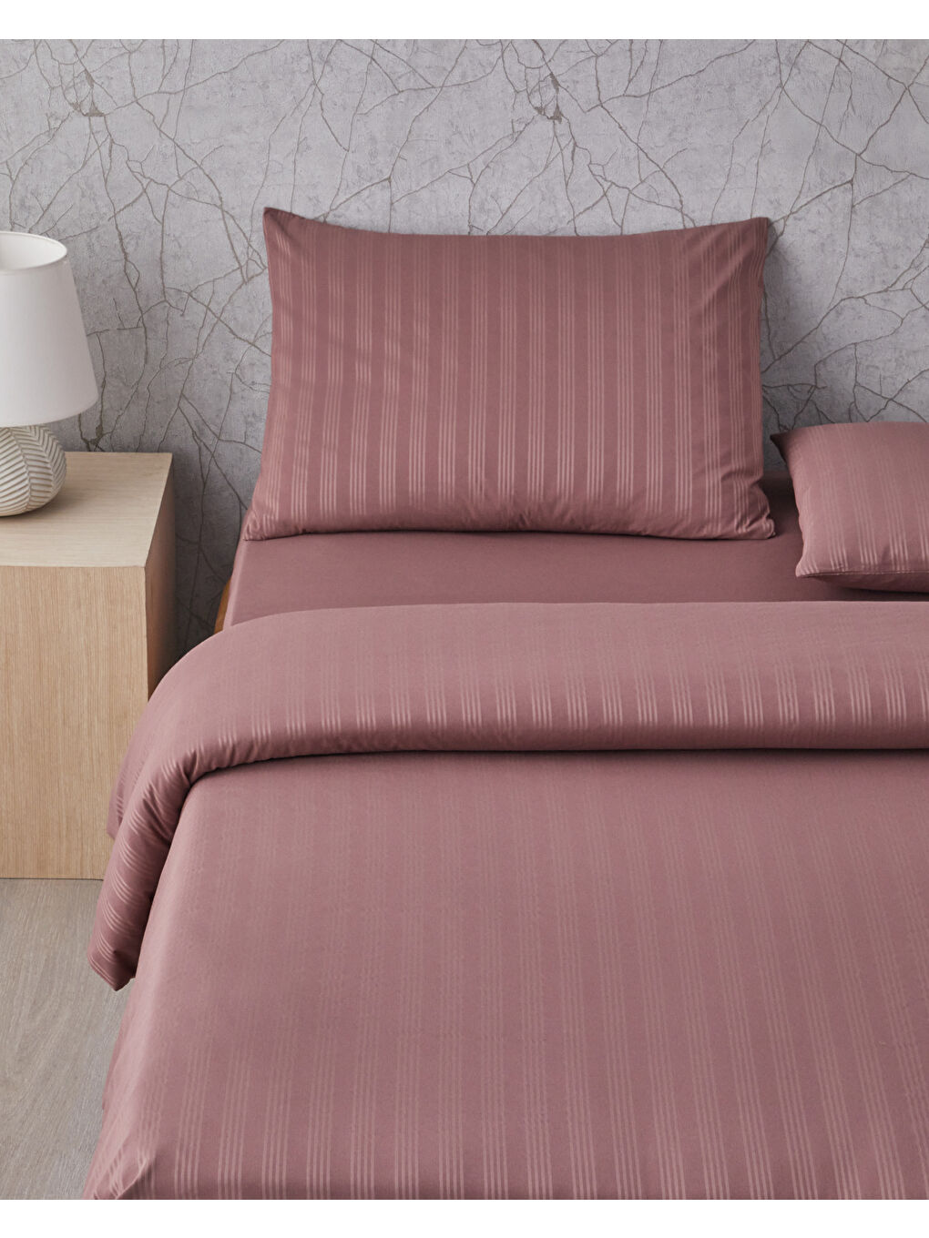 Glossy Kolay Ütülenir Perkal Çift Kişilik Nevresim Takımı 200x220 cm Sisli Mürdüm-1