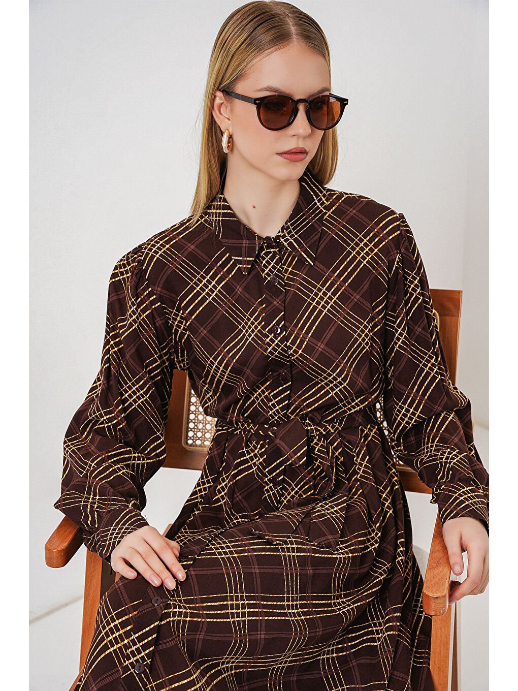 Kadın Boydan Düğmeli Uzun Tesettür Elbise 2588 - Kahverengi-1