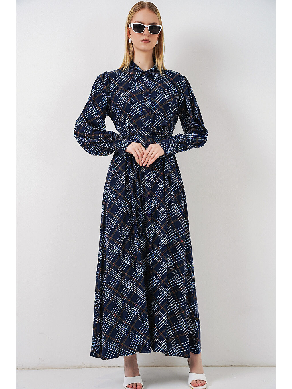 Kadın Boydan Düğmeli Uzun Tesettür Elbise 2588 - Lacivert-3