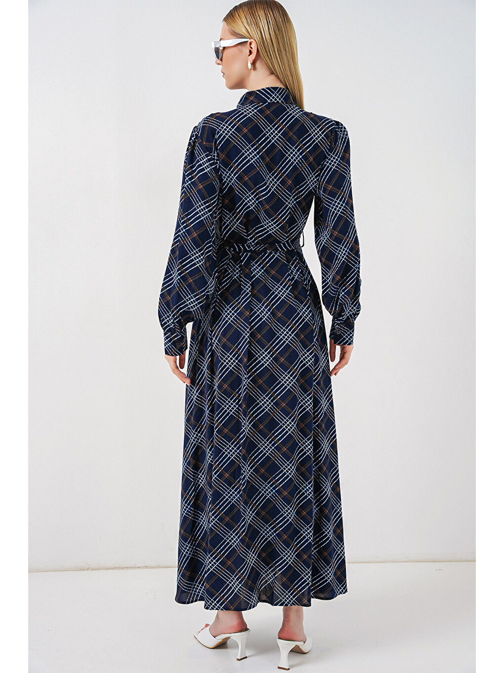 Kadın Boydan Düğmeli Uzun Tesettür Elbise 2588 - Lacivert-6