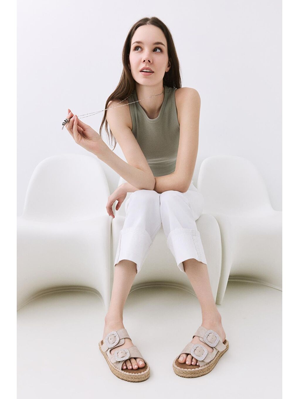 Kadın Bej  Tokalı Kemerli Düz Terlik-2