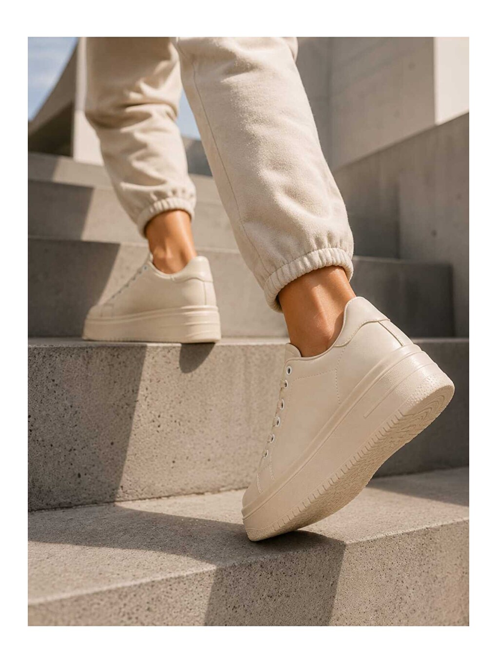 Ekru Kadın 5 Cm Topuklu, Kalın Platform Tabanlı, Bağcıklı Sneaker-1