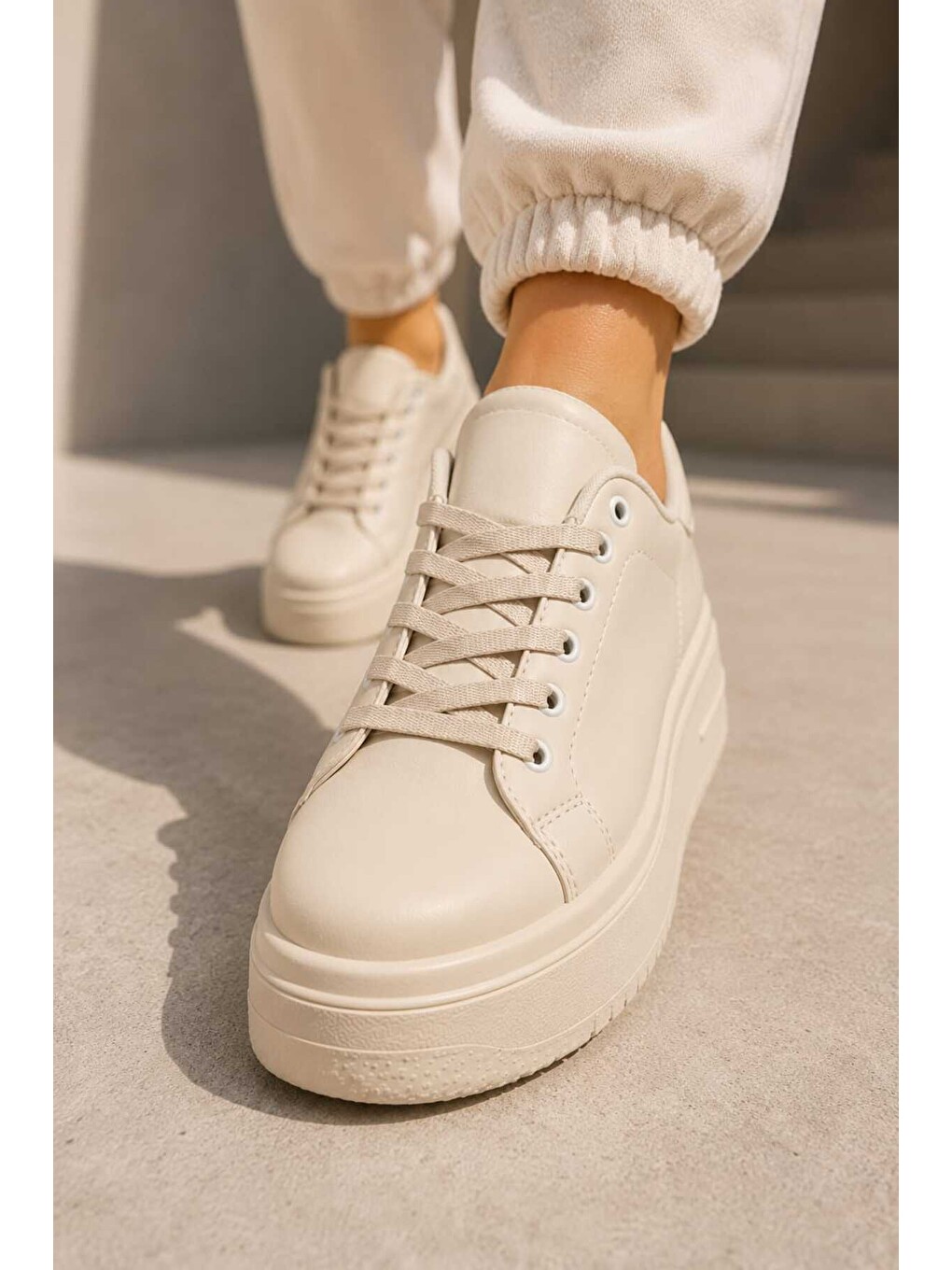 Ekru Kadın 5 Cm Topuklu, Kalın Platform Tabanlı, Bağcıklı Sneaker-3