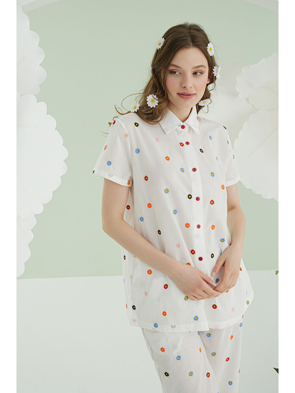 Beyaz Çiçekli Önden Düğmeli Pijama Takımı-2
