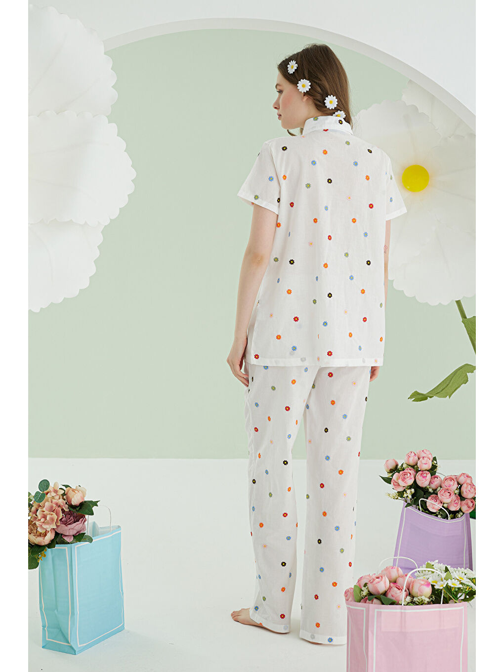 Beyaz Çiçekli Önden Düğmeli Pijama Takımı-3