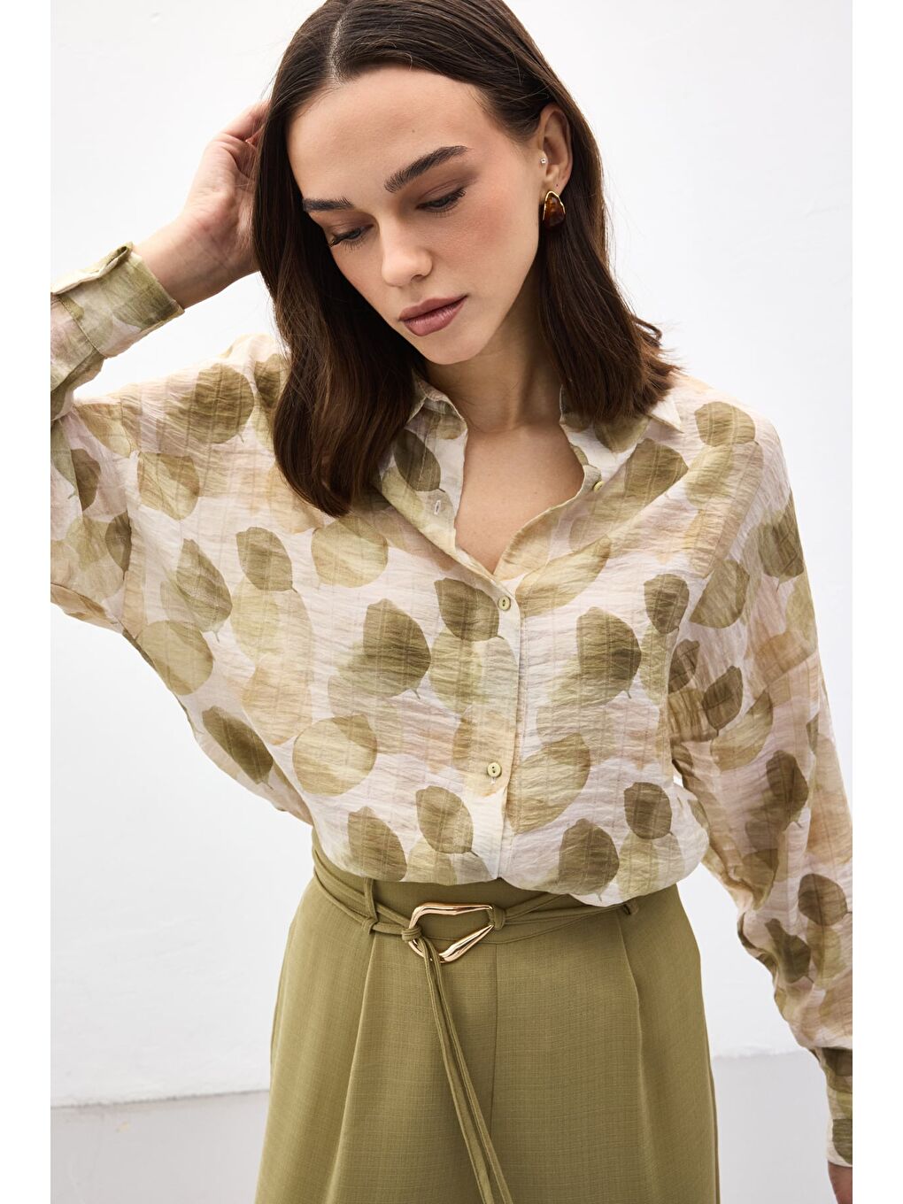 Kolu Katlamalı İnce Gömlek - Haki-1