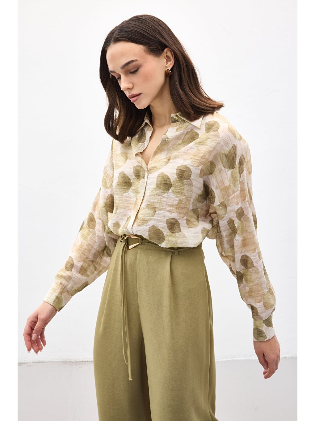 Kolu Katlamalı İnce Gömlek - Haki-2