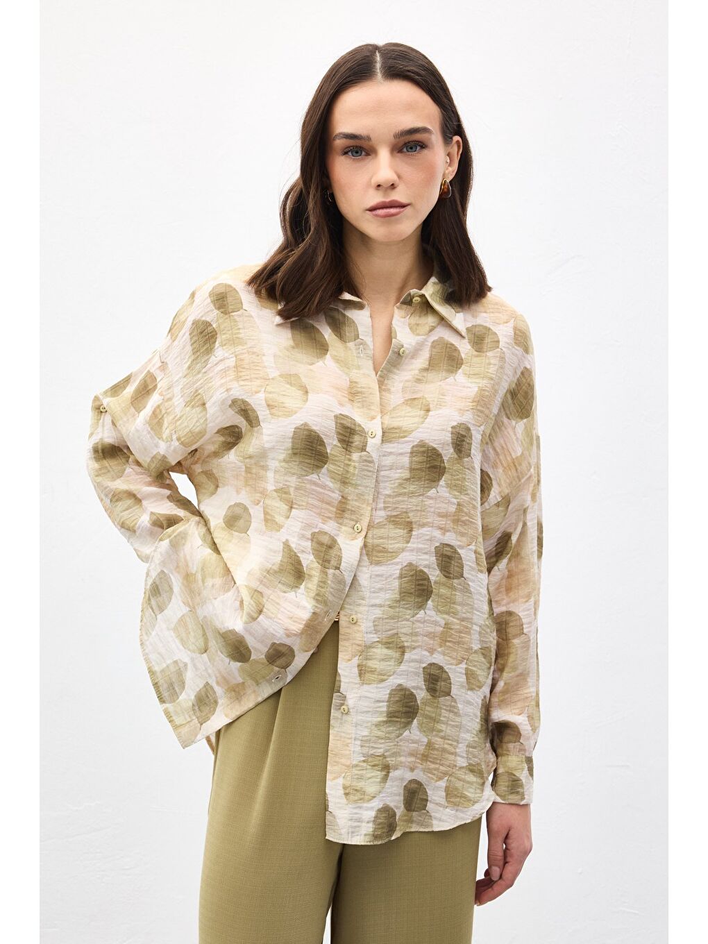 Kolu Katlamalı İnce Gömlek - Haki-4