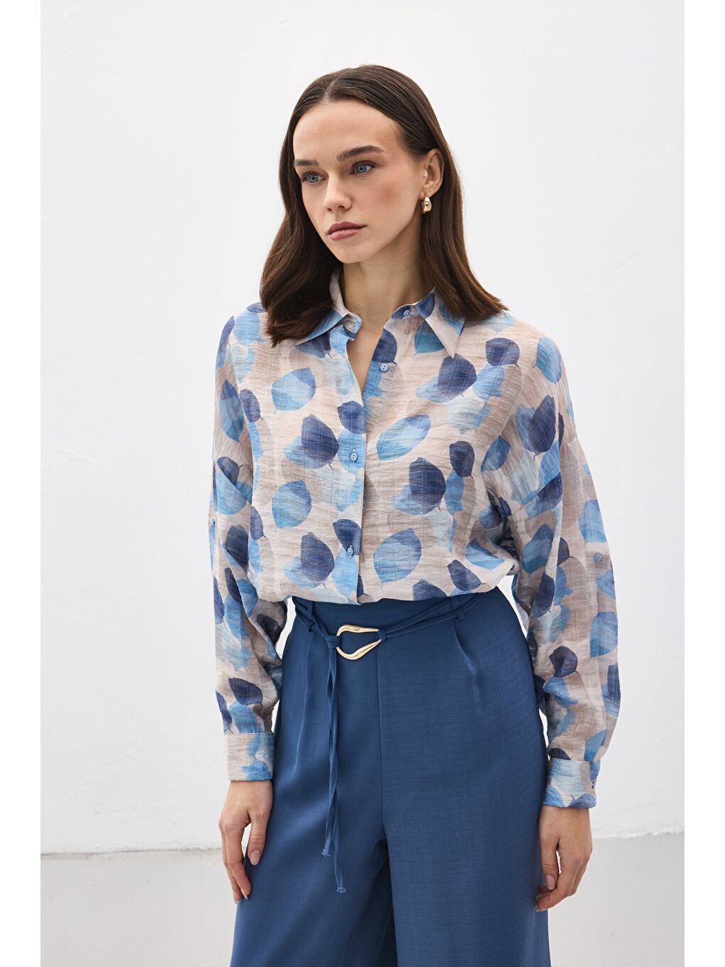 Kolu Katlamalı İnce Gömlek - Mavi-1