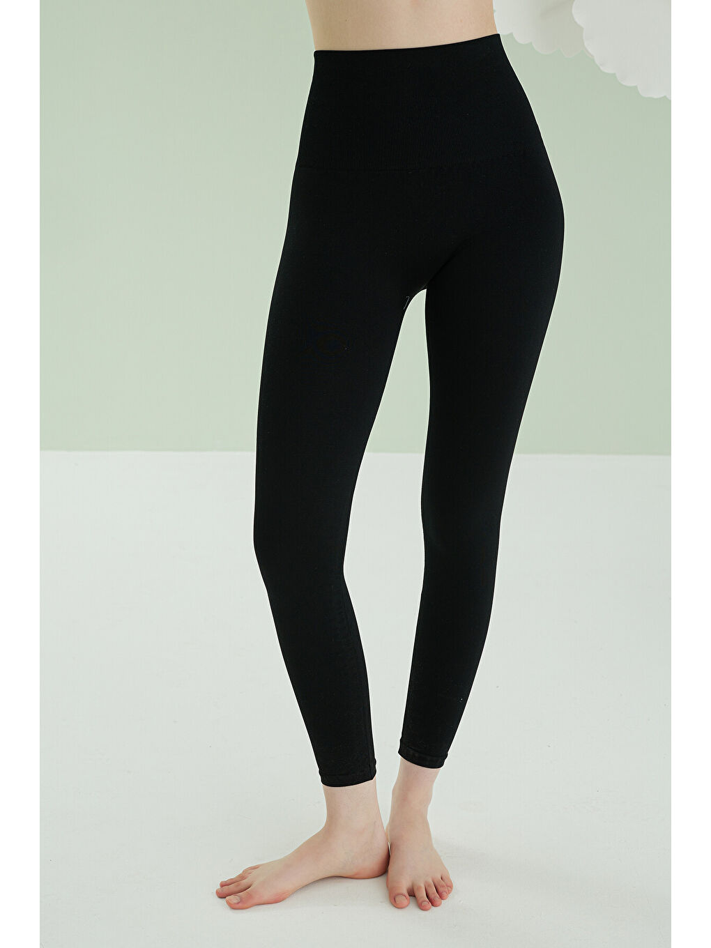 Siyah Dikişsiz Yüksek Bel Toparlayıcı Tayt-1