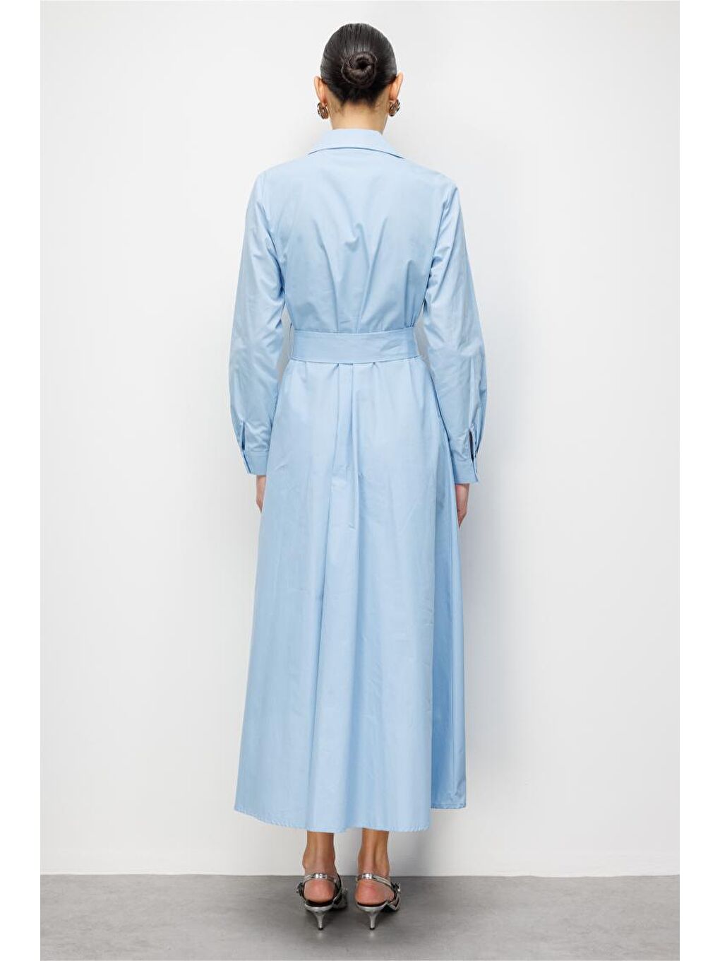 Premium Saf Pamuk Açık Mavi Piliseli Uzun Elbise-3