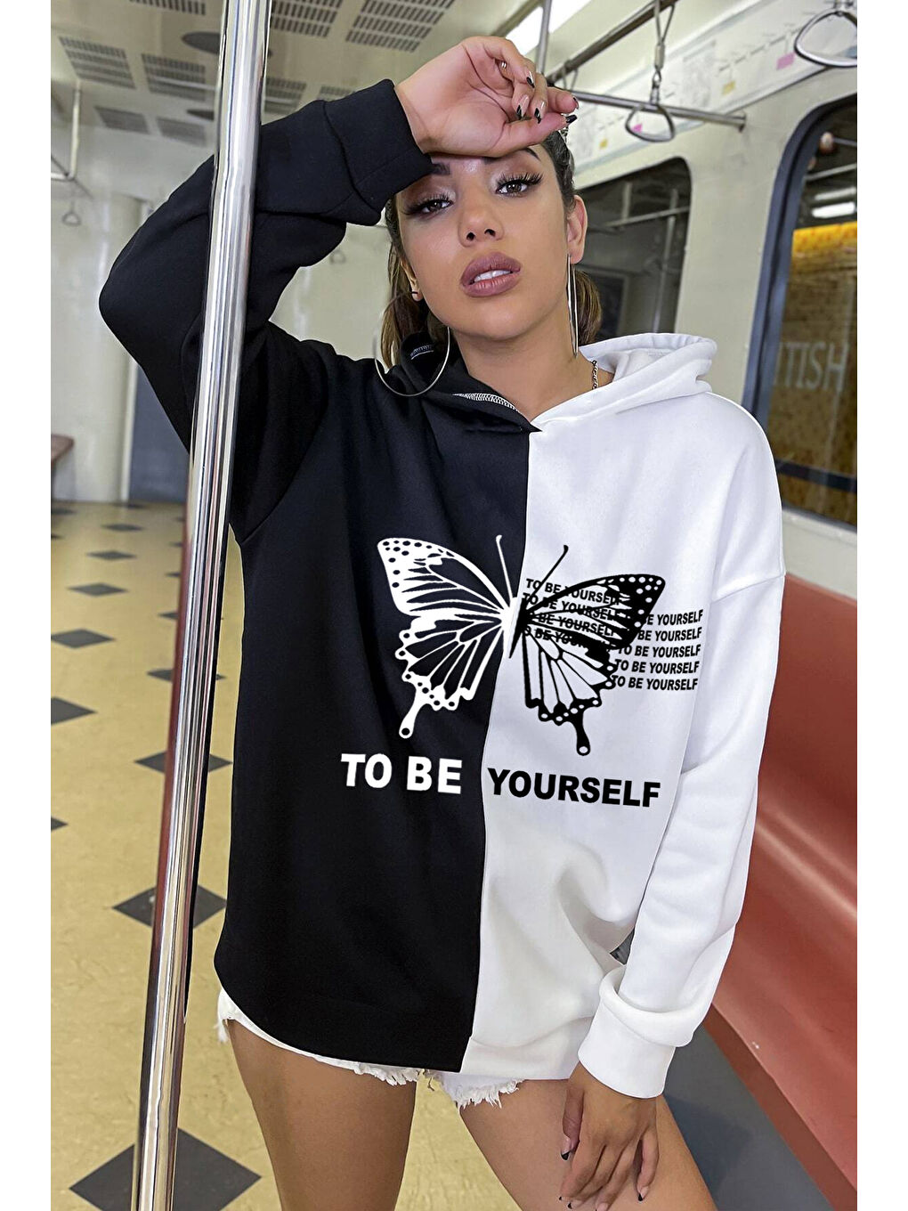 Siyah To Be Yourself Baskılı Oversize Sweatshirt