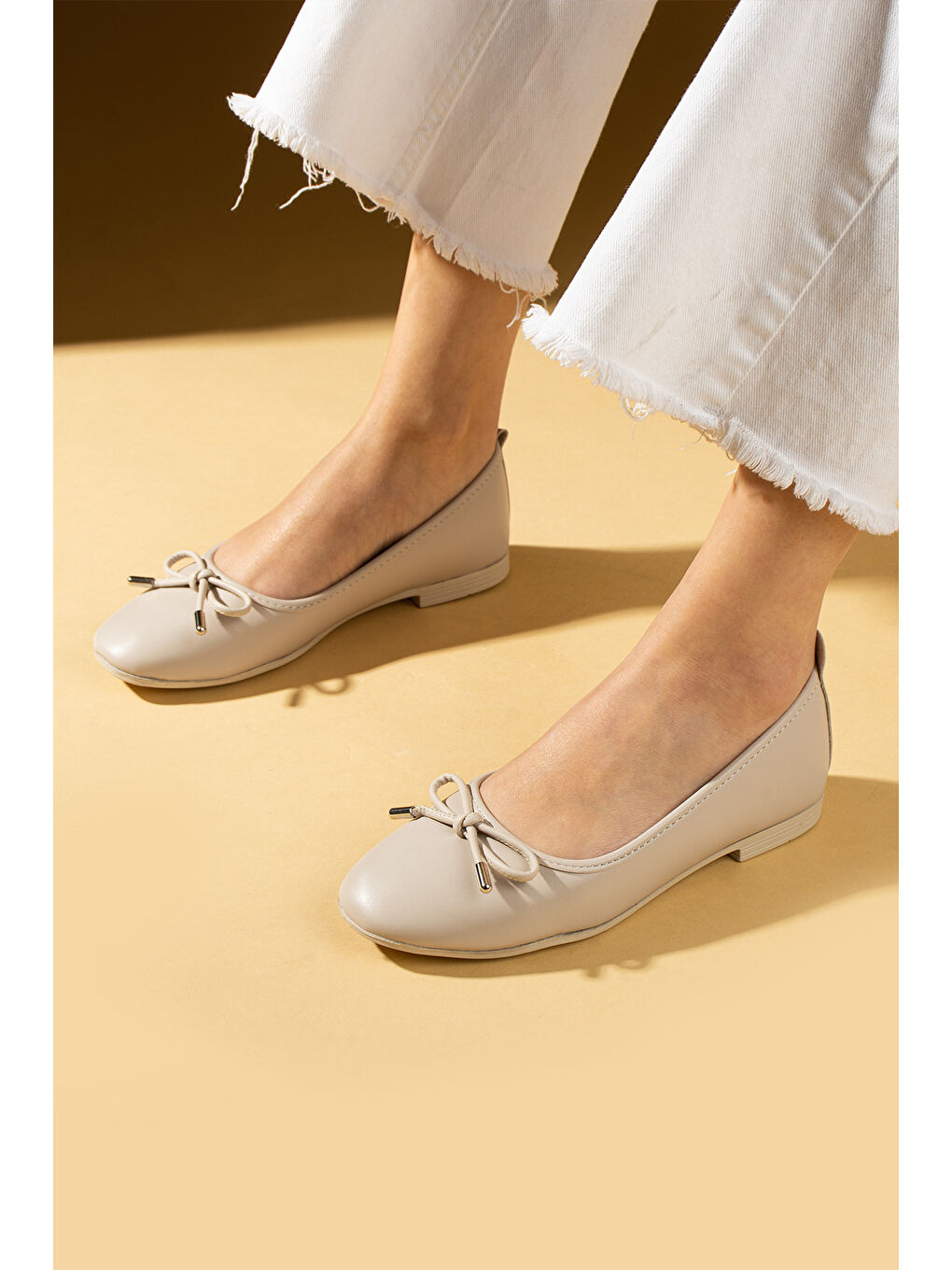 Bej Fiyonk Detaylı Rahat Taban Kadın Babet 57-34-25Cilt