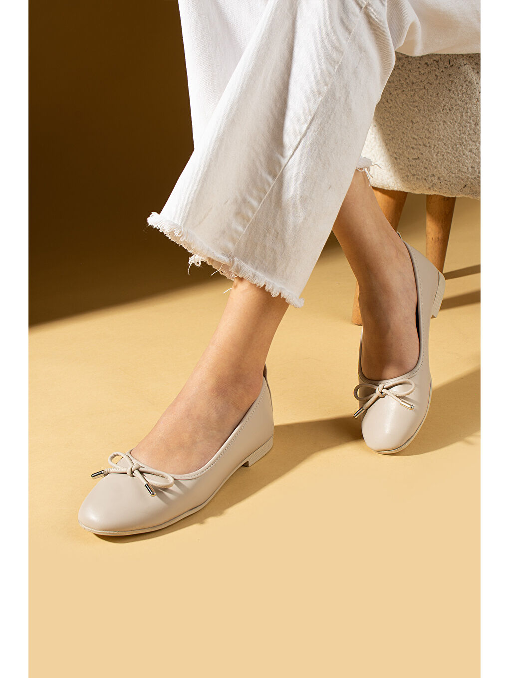 Bej Fiyonk Detaylı Rahat Taban Kadın Babet 57-34-25Cilt-1