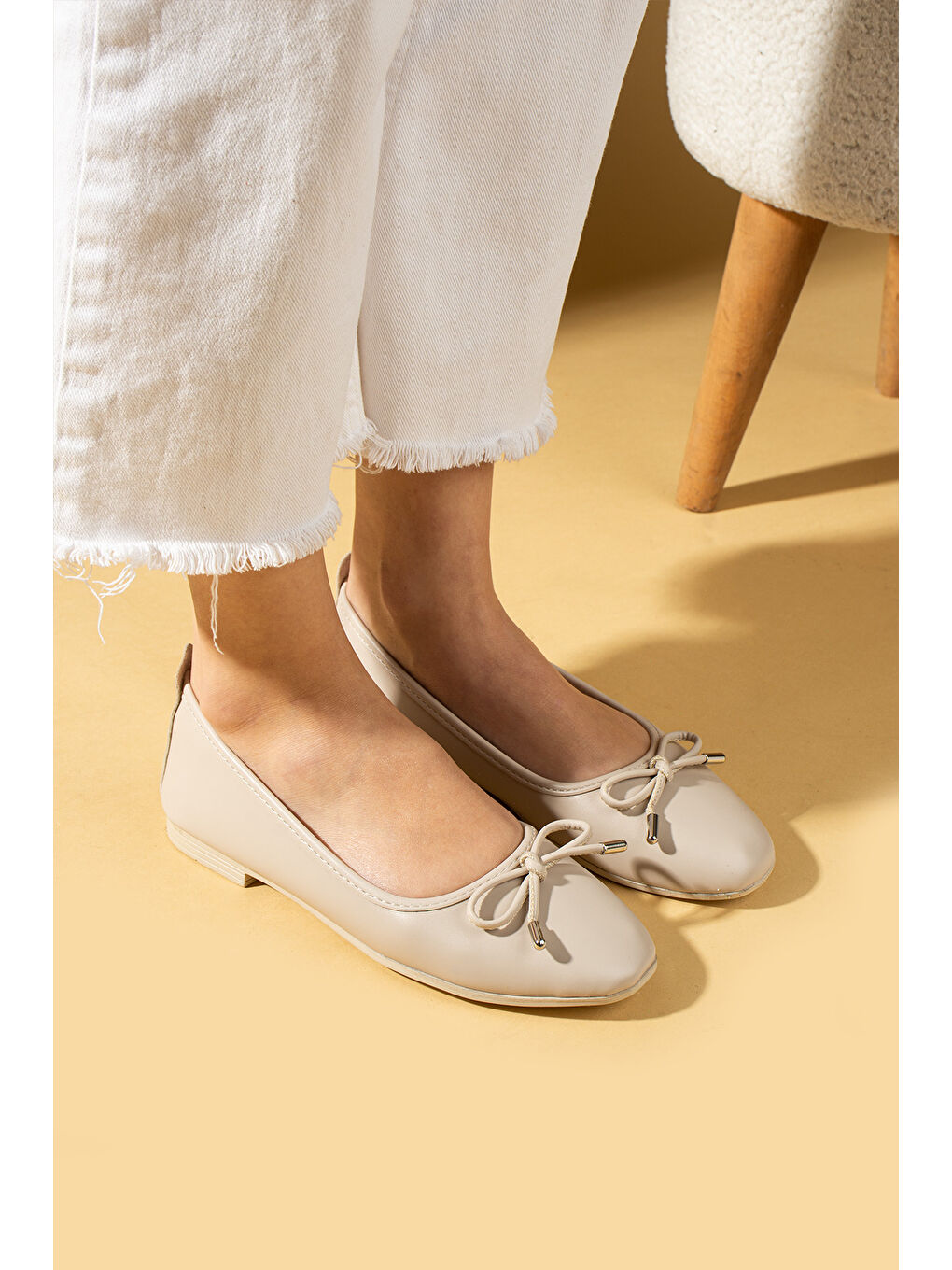 Bej Fiyonk Detaylı Rahat Taban Kadın Babet 57-34-25Cilt-2