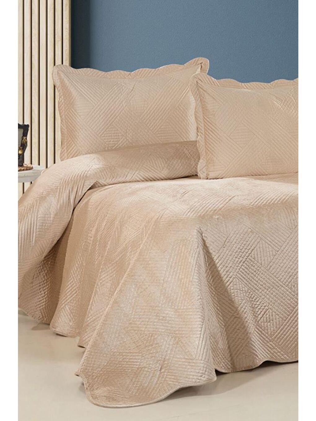 Gona Lüks Kadife Çift Kişilik Yatak Örtüsü Bej