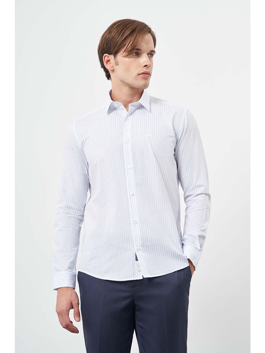Beyaz Uzun Kol Çizgili Desen Cepsiz Classic Slim Fit %100 Pamuk Gömlek 1004245209