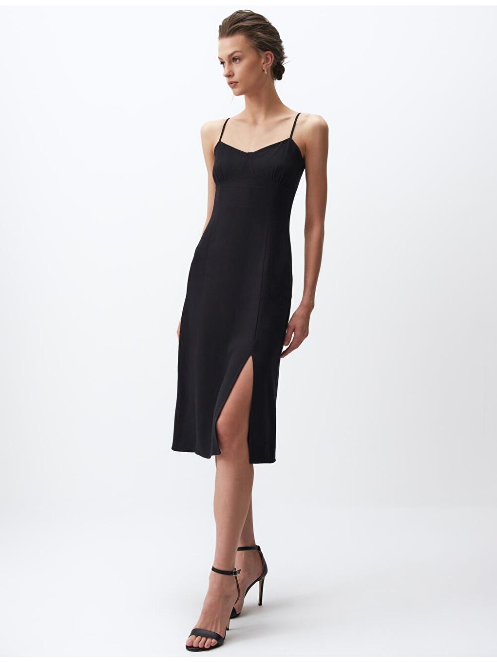 Siyah Askılı Düz Yırtmaçlı Midi Elbise-5