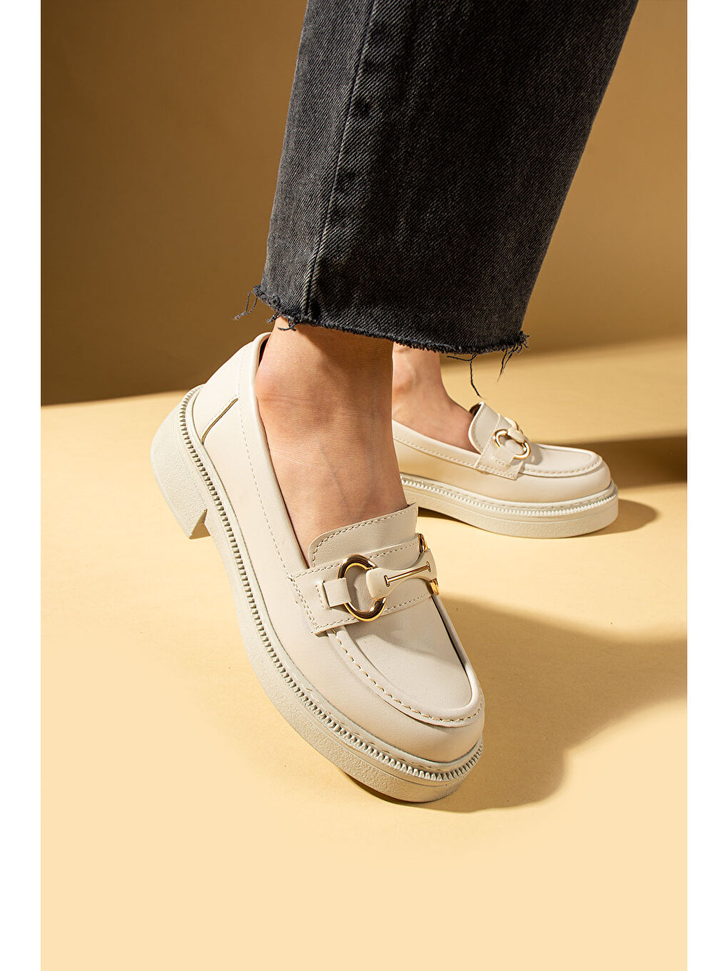 Bej Yüksek Taban Toka Detaylı Kadın Loafer 43-1803-25Cilt-1