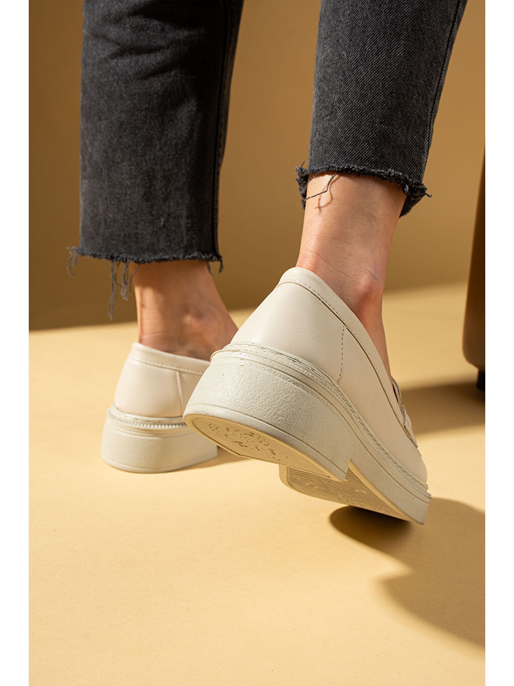 Bej Yüksek Taban Toka Detaylı Kadın Loafer 43-1803-25Cilt-2