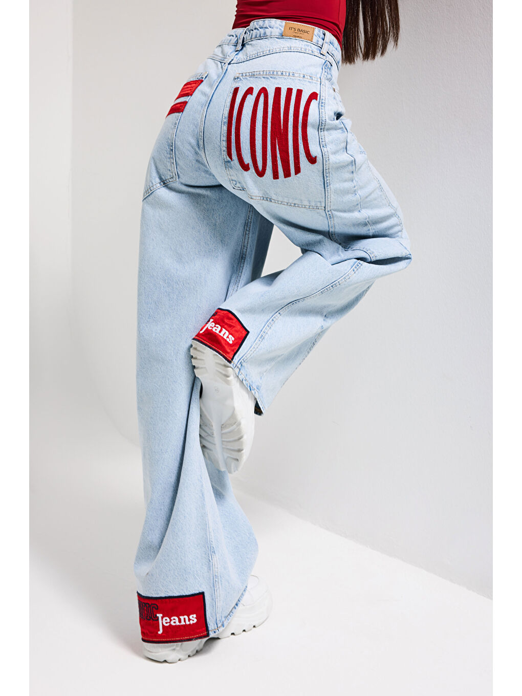 Mavi Kadın Ice Renk 4s6-3 Mega Baggy Fit Paça ve Cep Detaylı Özel Tasarım Denim Jean-1