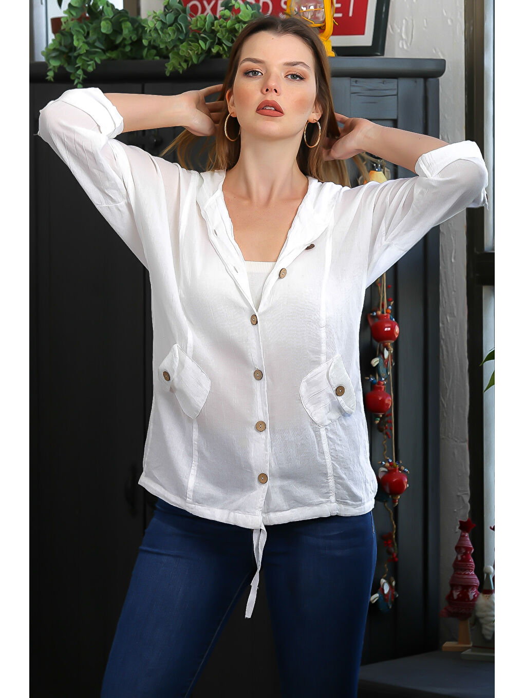 Beyaz Kapüşonlu Düğmeli Uzun Kollu Çift Cepli Casual Dokuma Kapüşonlu Gömlek-6