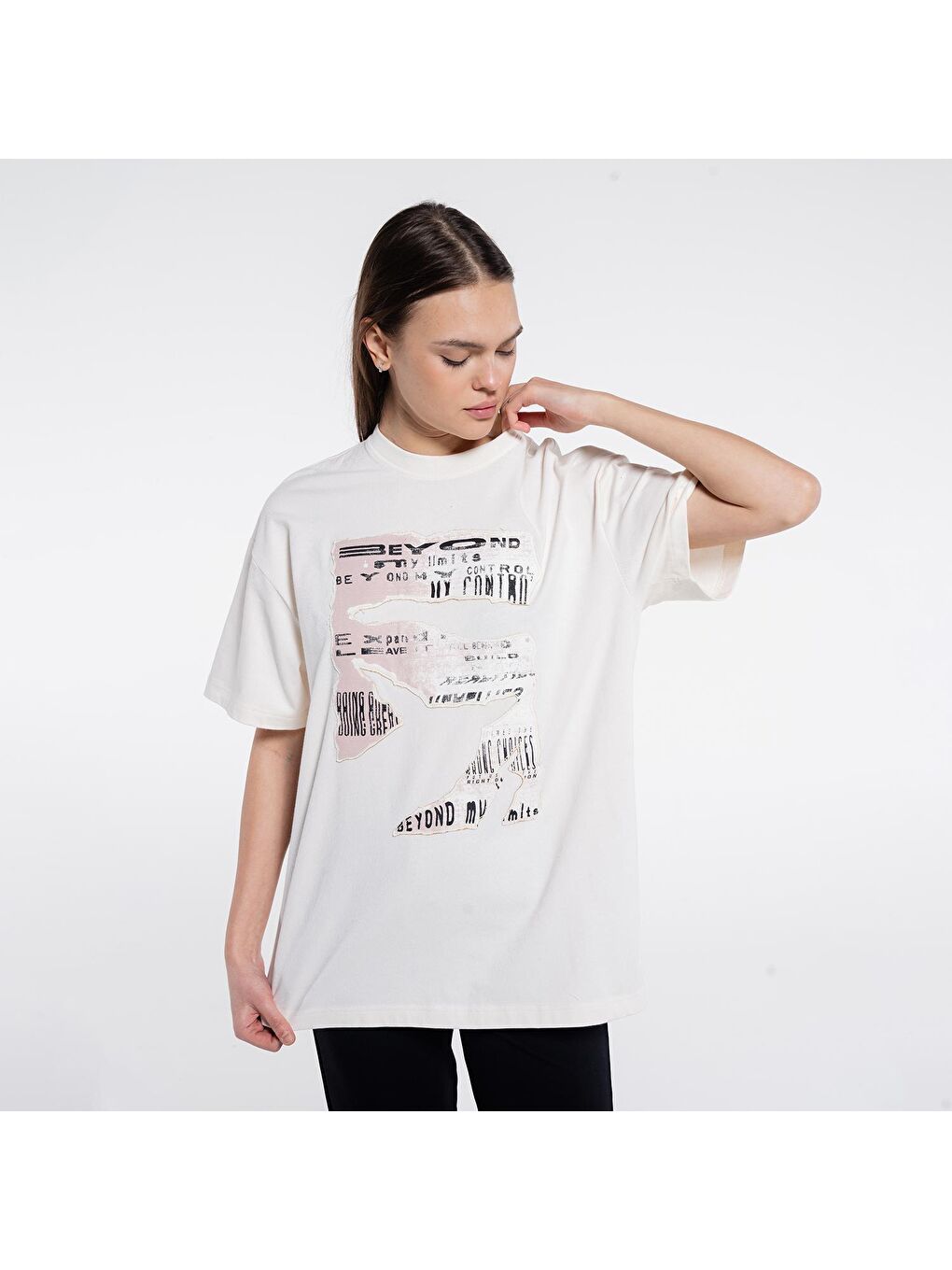 Friday Offset Sam Kadın Ekru %100 Pamuk Ekstra Oversize Bisiklet Yaka Tişört