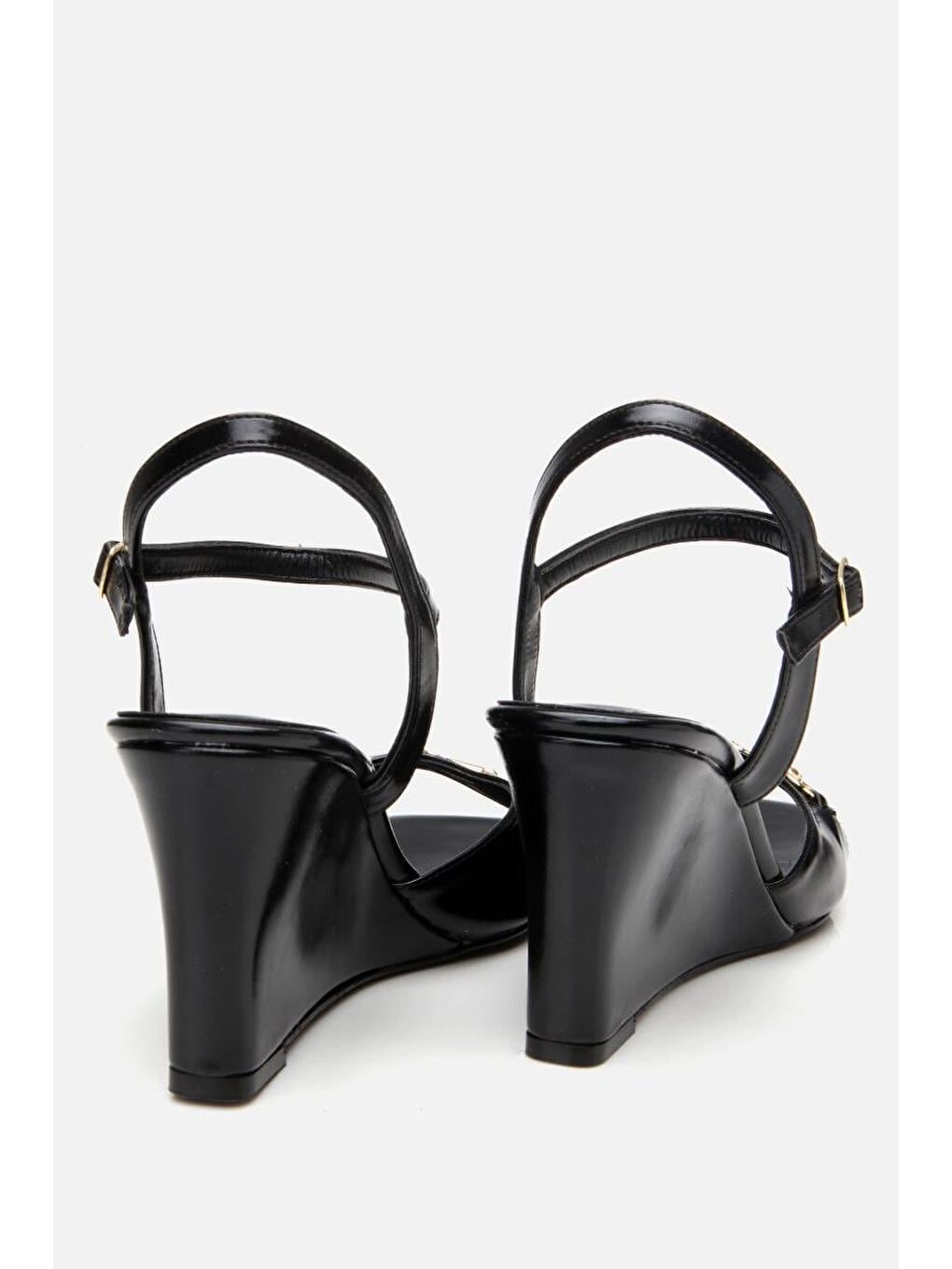 Kadın Siyah Tokalı Dolgu Topuklu Sandalet-4