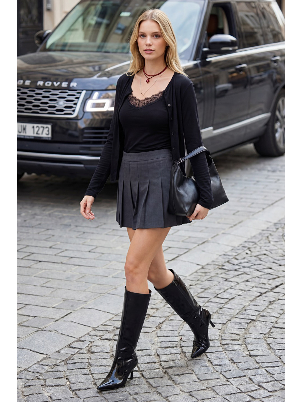 Siyah Düğmeli İç Atletli Dantel Detaylı Kadın Hırka Mg2702