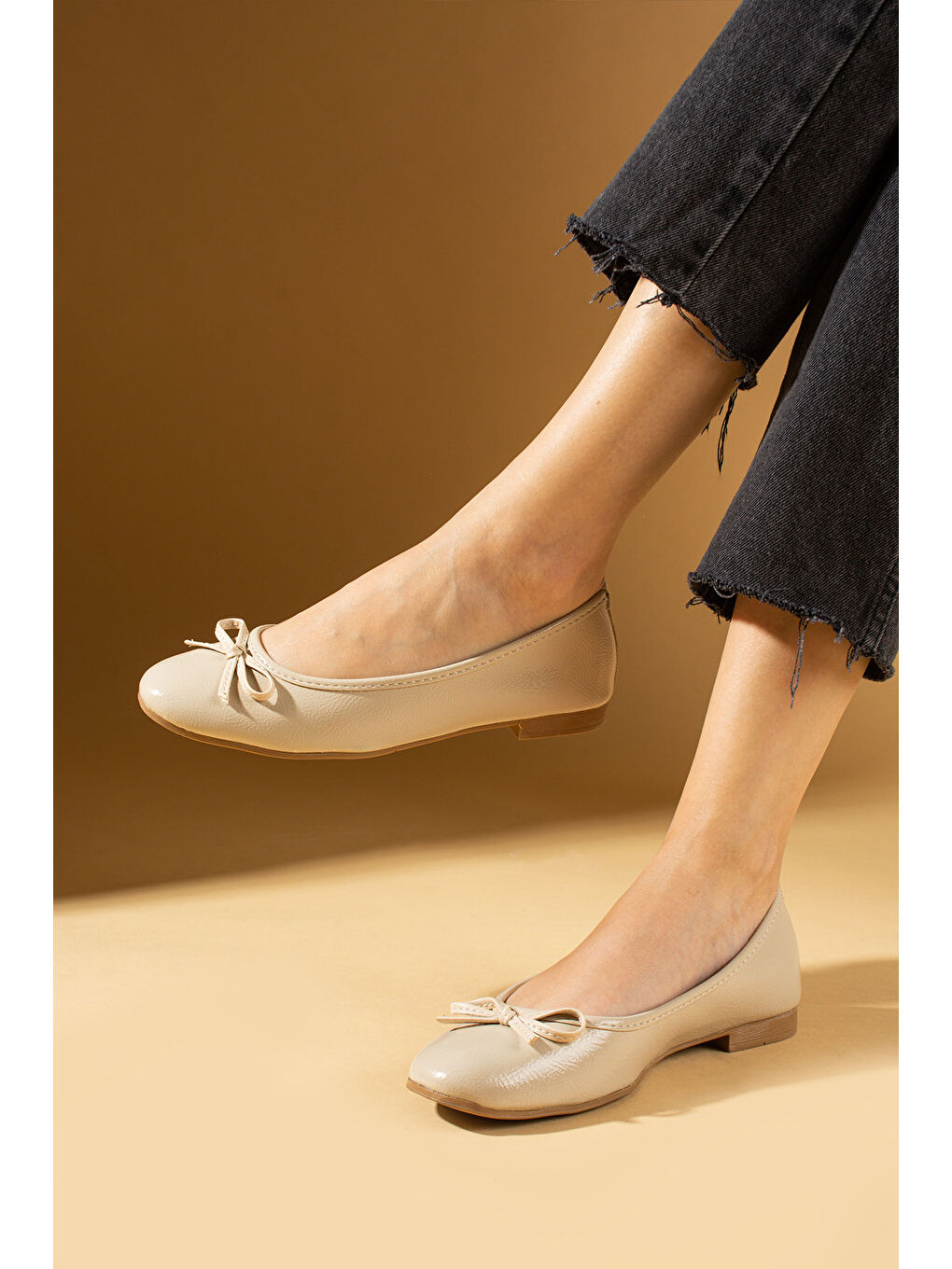 Bej Rahat Taban Fiyonklu Kadın Babet 020-756-24Rugan-1