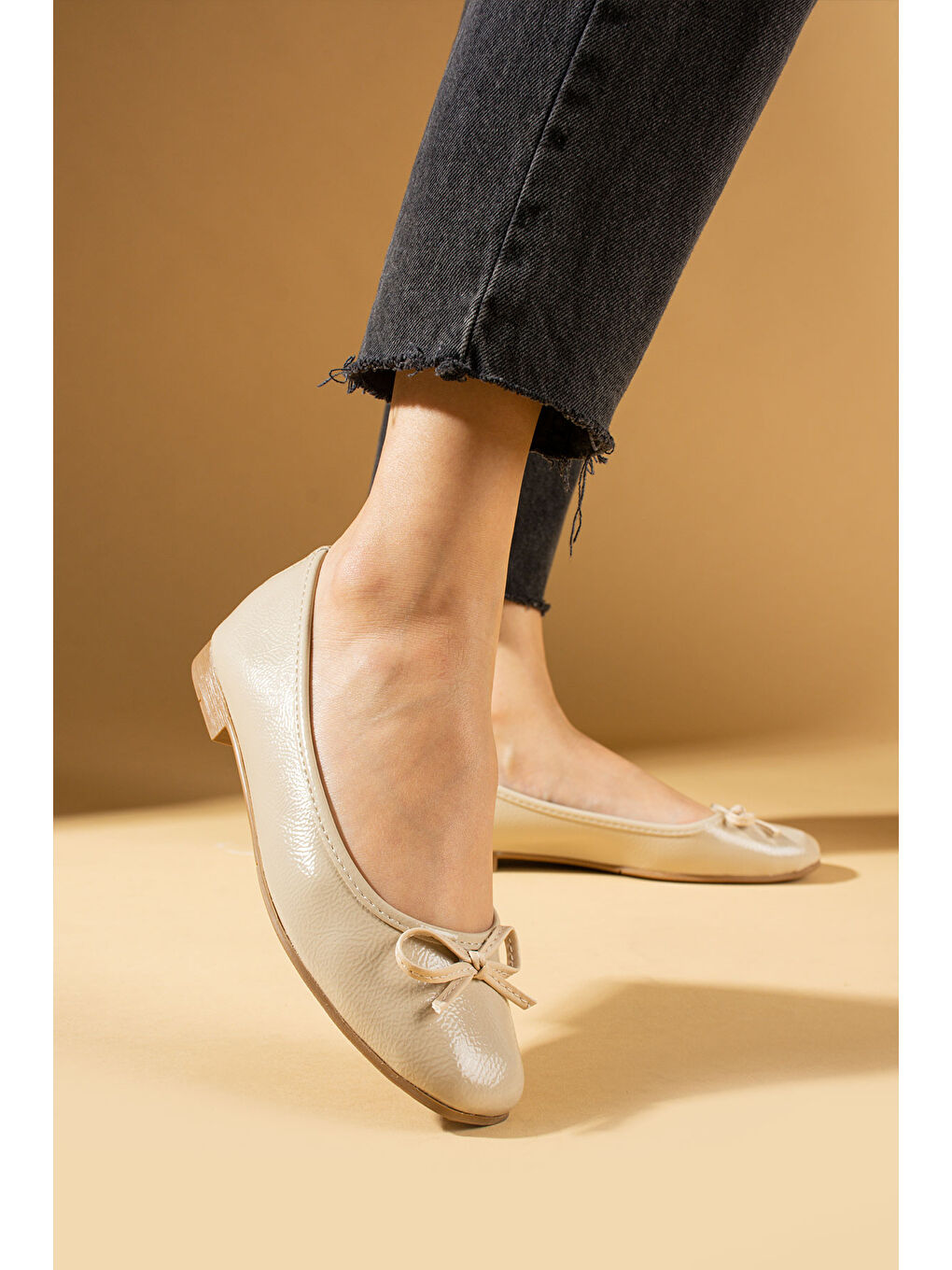 Bej Rahat Taban Fiyonklu Kadın Babet 020-756-24Rugan-2