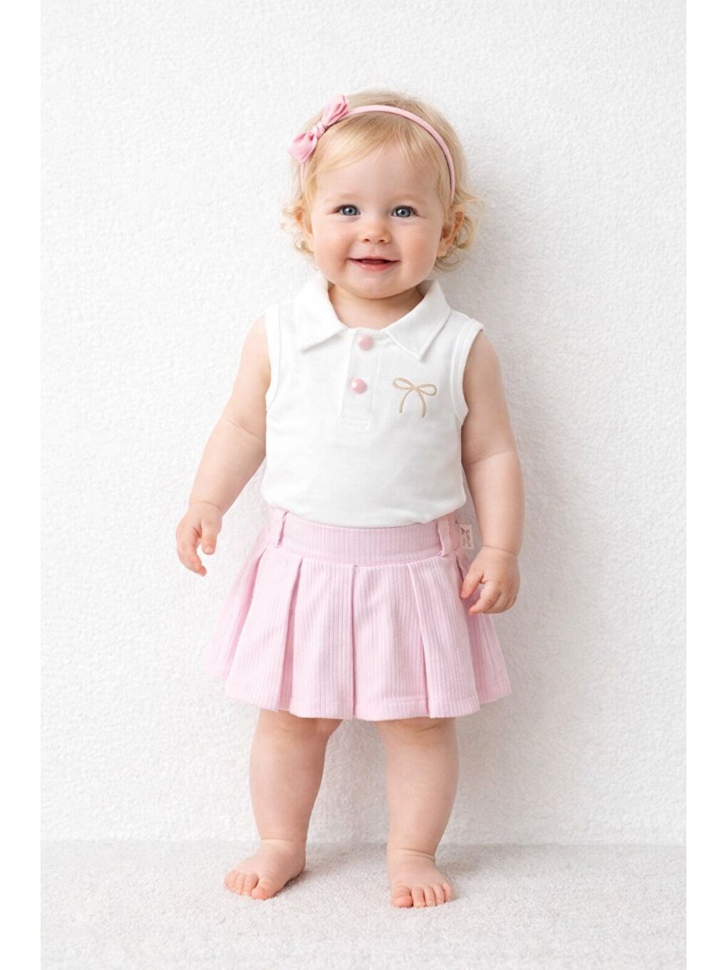 Pembe Kız Bebek 3’lü Takım Polo Yaka Nakışlı Üst + Pileli Etek + Taç  %100 Pamuk Yazlık