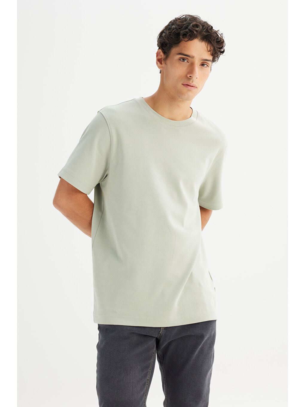 Yeşil %100 Pamuk Regular Fit Bisiklet Yaka Basic Tişört-2