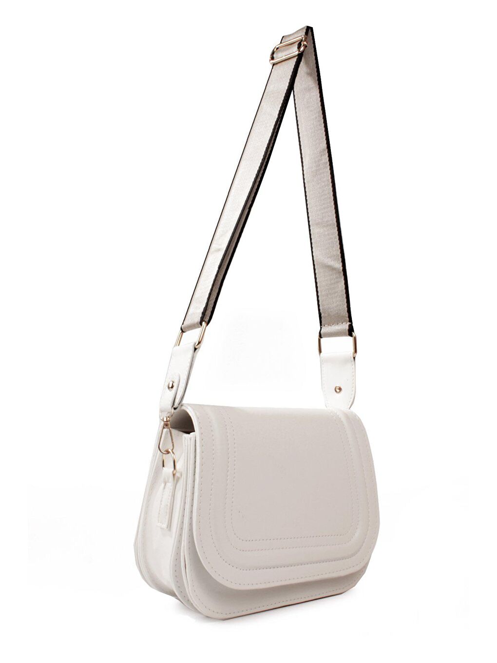 Beyaz Kadın Üç Bölmeli Dokuma Kolon Askılı Çıtçıtlı Üst Kapak Kararmaz Aksesuarlı Omuz Çantası (1813)