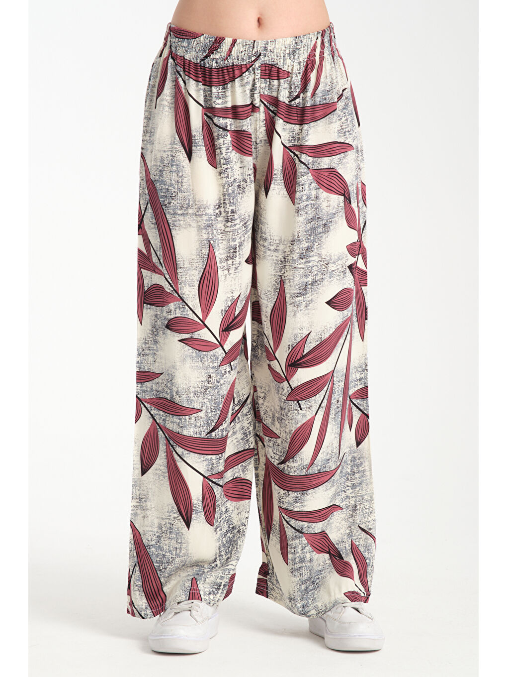 Pembe Kadın Yaprak Desenli Dökümlü Viskon Pantolon 1067